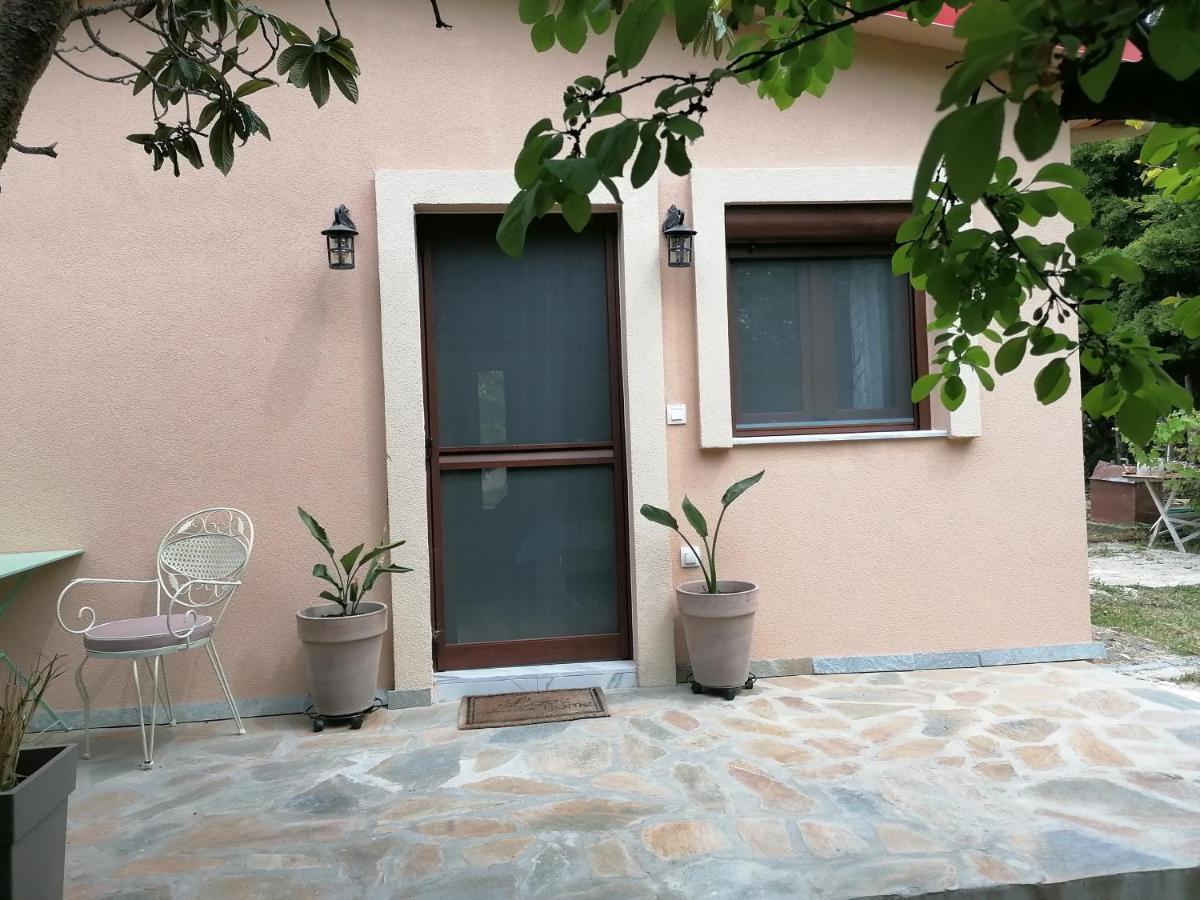 Tiny House By The Sea Villa เนอา สกีโอนี ภายนอก รูปภาพ