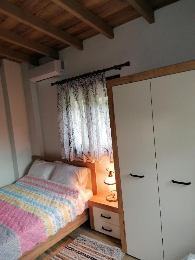 Tiny House By The Sea Villa เนอา สกีโอนี ภายนอก รูปภาพ