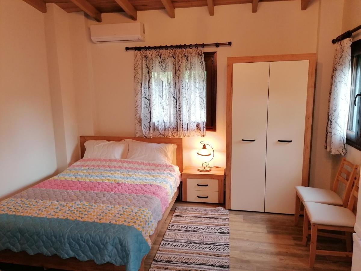 Tiny House By The Sea Villa เนอา สกีโอนี ภายนอก รูปภาพ