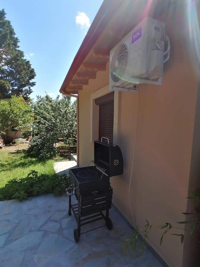 Tiny House By The Sea Villa เนอา สกีโอนี ภายนอก รูปภาพ