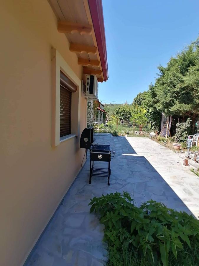 Tiny House By The Sea Villa เนอา สกีโอนี ภายนอก รูปภาพ