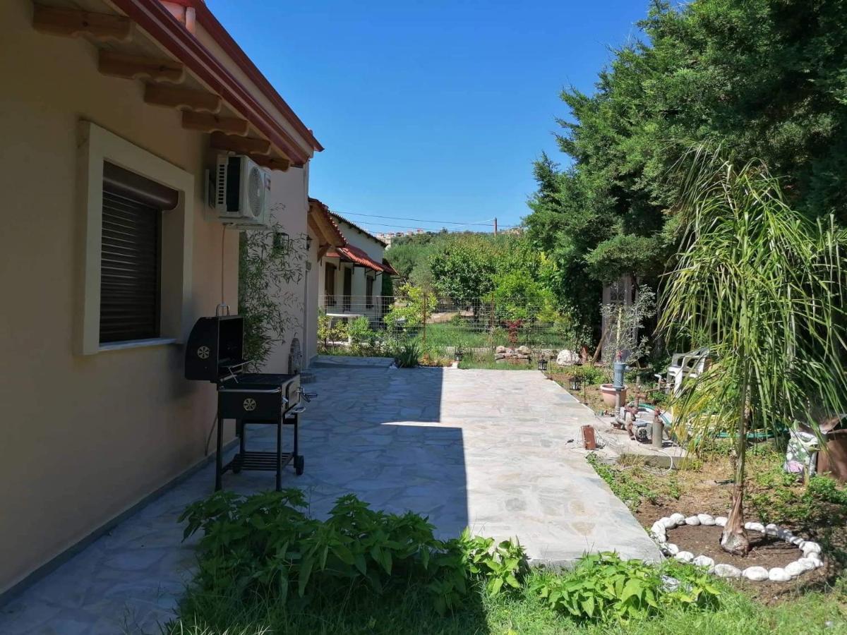 Tiny House By The Sea Villa เนอา สกีโอนี ภายนอก รูปภาพ