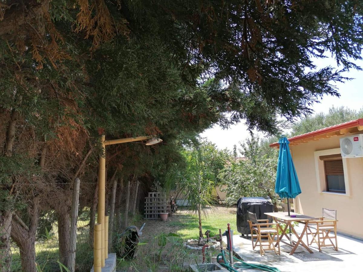 Tiny House By The Sea Villa เนอา สกีโอนี ภายนอก รูปภาพ
